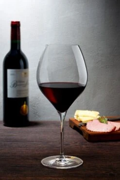 Nude Vinifera Rode Wijnglas 790 Ml Kristalglas 2 Stuks -Tafelgerei Verkoop 1800 2700 0000 lifestyle vinifera red wine glass 66099 1070879 1200x1800